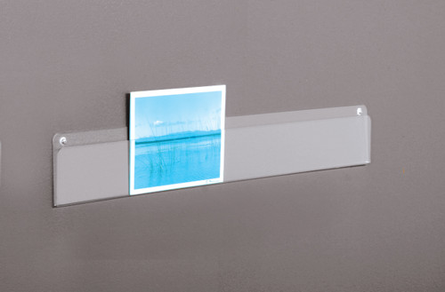 Display your greeting cards, postcards, gift cards and other materials with these lightweight, affordable trade show strips.