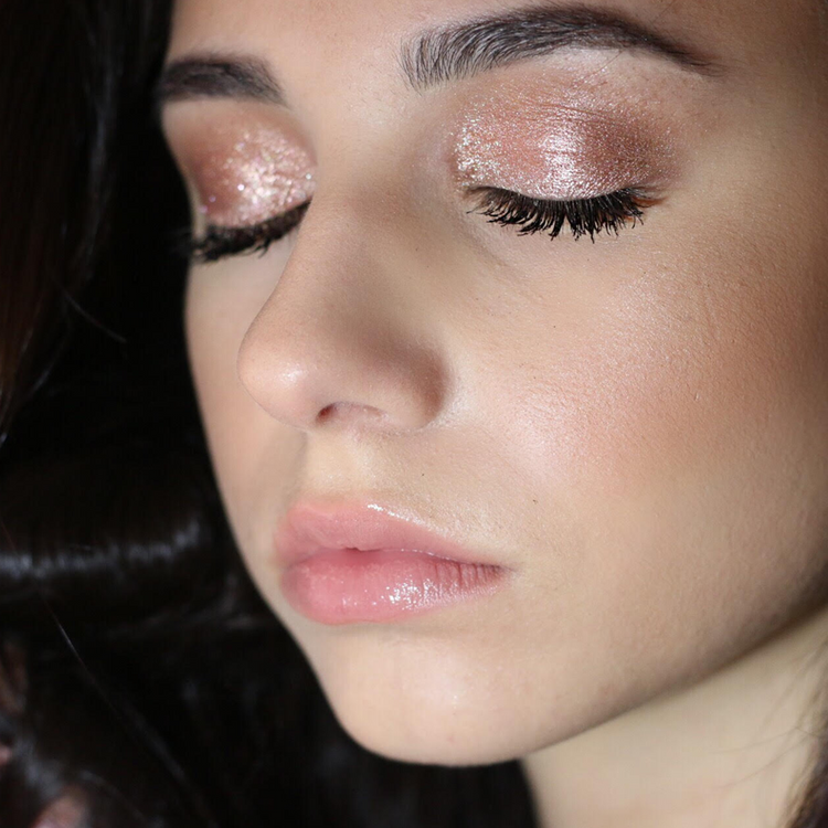 Sheer Miracle Pure Mineral Eye Shadow in Flesh