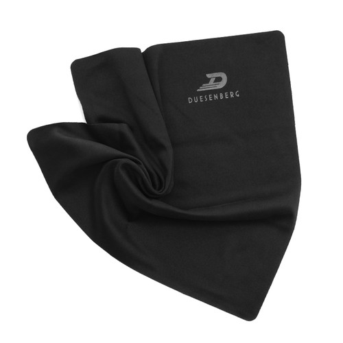 The Duesenberg polishing cloth.
Premium Microtex fabric measuring 30 x 30 cm. Perfectly suited for daily care and cleaning of your Instrument.
Black. Duesenberg Quality.