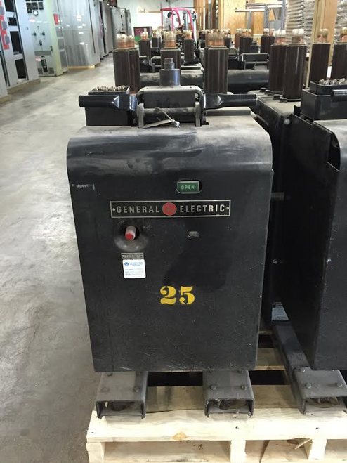 AM-2.4/4.16 100/150-2 GE Magne-Blast 1200A 4.76KV Air Circuit Breaker AM-2.4/4.16 100/150-2 GE Magne-Blast 1200A 4.76KV Air Circuit Breaker
