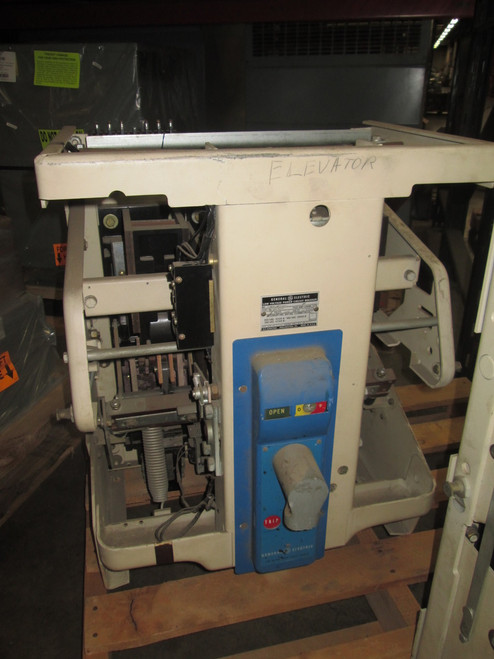 AK-2A-50-1 GE 1600A MO/DO LSI Air Circuit Breaker (Broken Handle) AK-2A-50-1 GE 1600A MO/DO LSI Air Circuit Breaker (Broken Handle)