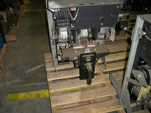 KC ITE 1600A MO/DO 600A Cont. Current I Air Circuit Breaker (Broken Front) KC ITE 1600A MO/DO 600A Cont. Current I Air Circuit Breaker (Broken Front)