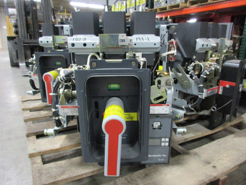 AKR-9D-30S GE 800A MO/DO LSIG Air Circuit Breaker AKR-9D-30S GE 800A MO/DO LSIG Air Circuit Breaker