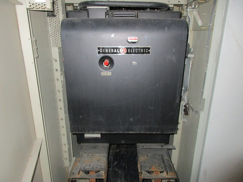 AM-13.8-150-2 GE Magne-Blast 1200A 15KV Air Circuit Breaker (In Structure) AM-13.8-150-2 GE Magne-Blast 1200A 15KV Air Circuit Breaker (In Structure)