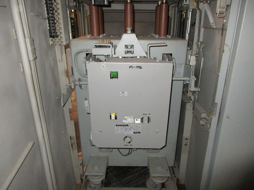 AM-13.8-500-7H GE Magne-Blast 1200A 15KV Air Circuit Breaker (In Structure) AM-13.8-500-7H GE Magne-Blast 1200A 15KV Air Circuit Breaker (In Structure)
