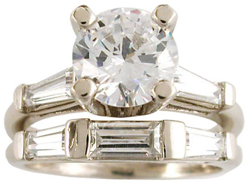 14Kt White Gold 1.50Ct Round Baguette Solitaire