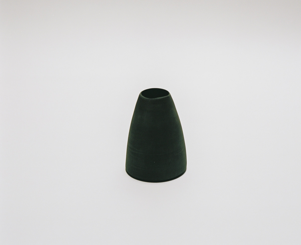 Saint Heron Ceramic Vase - Black