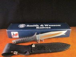 S&W model SW980 knife made in USA 1995 Knife, Box and sheath