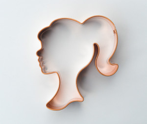 GIRL CAMEO