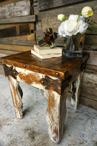 Gancho Side Table shown in White