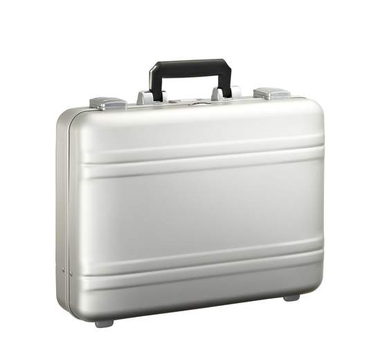 ZERO HALLIBURTON LUGGAGE IS BACK!