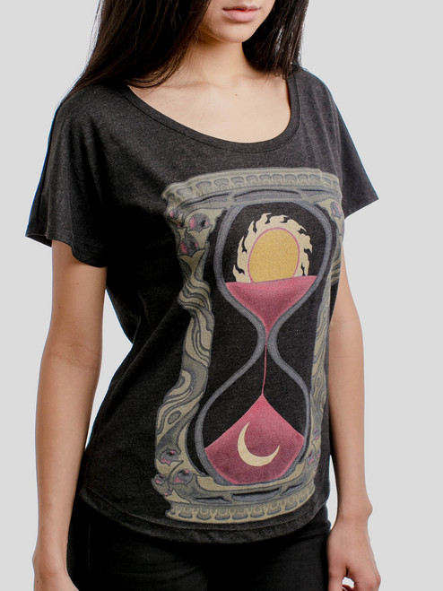 t shirt for hourglass figure