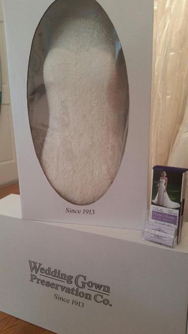 Traditional Line Wedding Gown Preservation Kit - Gown Preservation Traditional Line Wedding Gown Preservation Kit - Gown Preservation