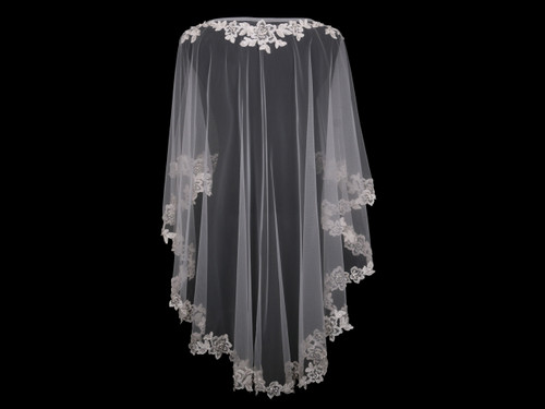 En Vogue Bridal Capelet CP1825 - Lace and beaded edge En Vogue Bridal Capelet CP1825 - Lace and beaded edge