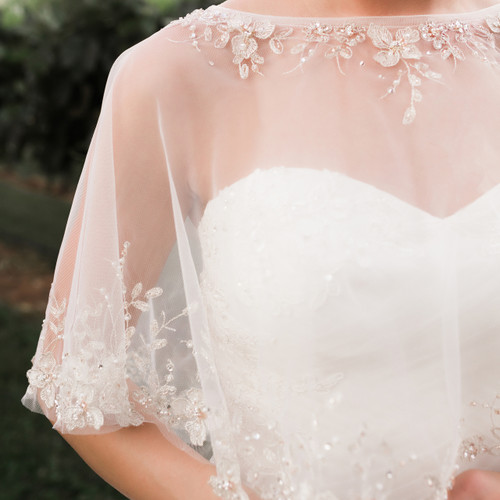 En Vogue Bridal Capelet CP1824 - Emroidered and beaded design En Vogue Bridal Capelet CP1824 - Emroidered and beaded design