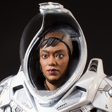 Michael Burnham in Starfleet Long-haul Space Suit Star Trek: Discovery Collector’s Gallery Statue