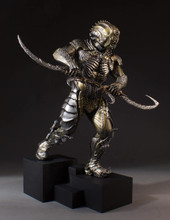 Klingon Torchbearer Collector's Gallery Statue