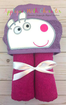 Pepper Pig Suzie Sheep Peeker Applique Design Pepper Pig Suzie Sheep Peeker Applique Design