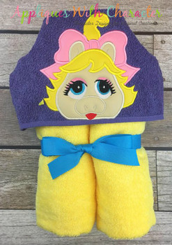 Muppet Baby Miss Piggy Peeker Applique Design Muppet Baby Miss Piggy Peeker Applique Design