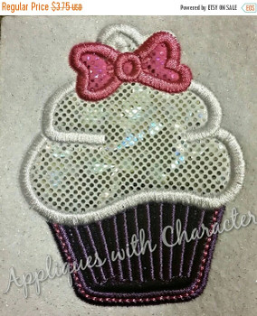 Daisy Duck Cupcake Applique Design Daisy Duck Cupcake Applique Design