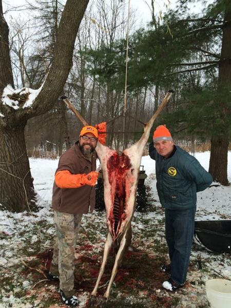 deer-camp-cleaning-gloves