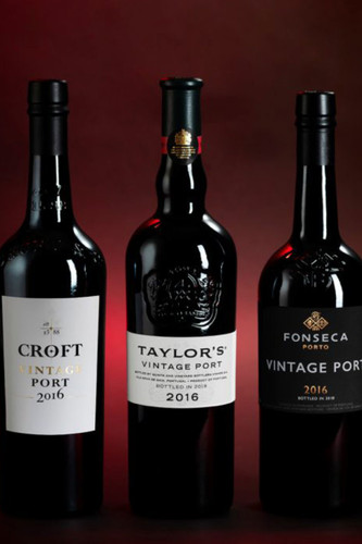 Vintage Collection. 1 Bt of each of Taylor's, Fonseca and Croft in a wooden presentation box. Vintage Port 2016 3 x 75cl