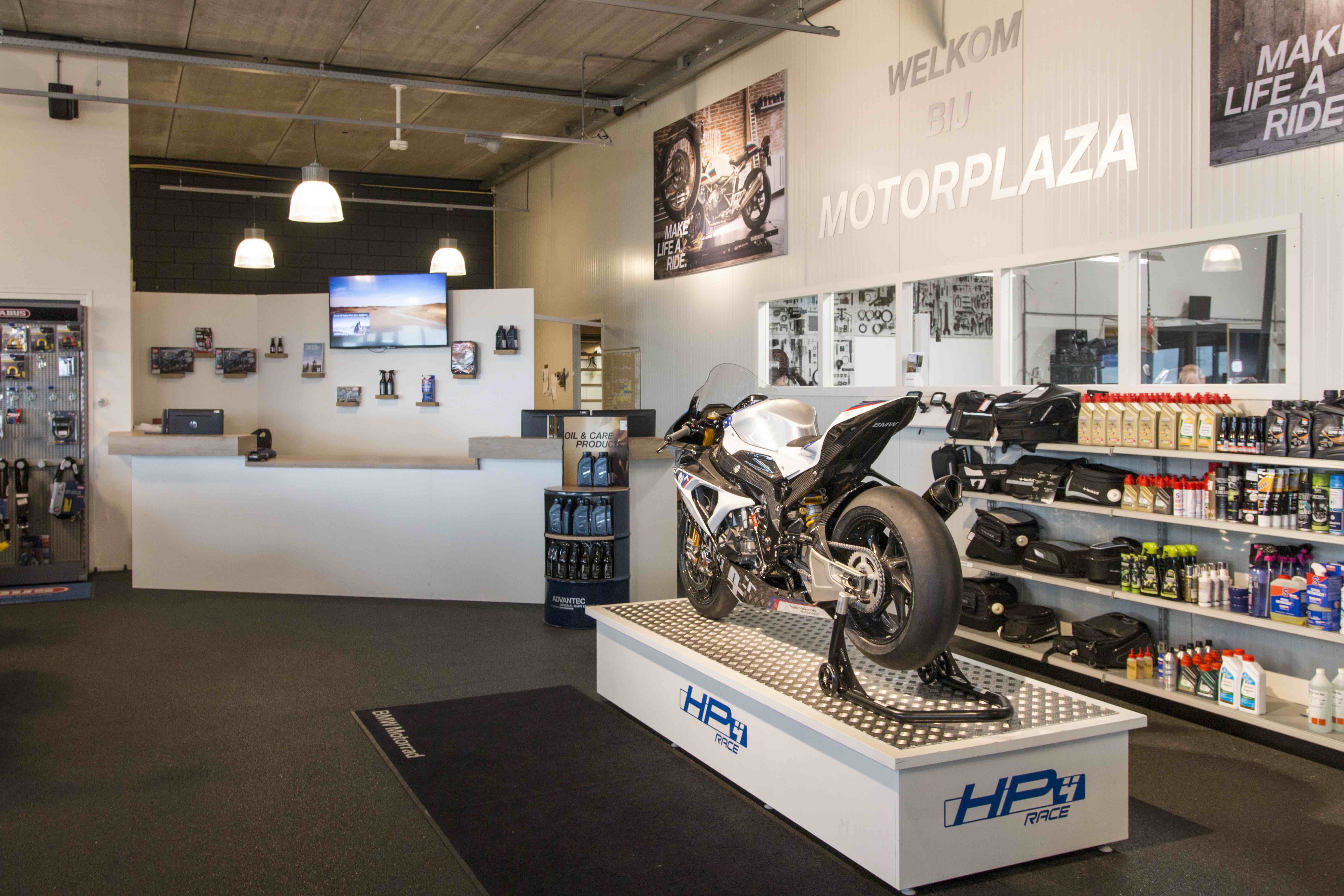 showroom-14-1-.jpeg showroom-14-1-.jpeg