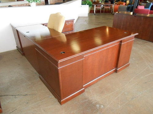 Traditional U shape Desk Unit with Chair