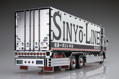 Aoshima 12765 Japanese Decoration Truck Shinyo Line Karei Maru 1/32 Scale Kit