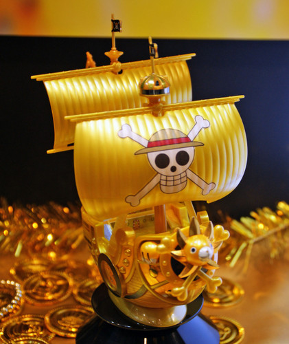 Bandai One Piece Grand Ship Collection 075820 Thousand Sunny One Piece Film GOLD