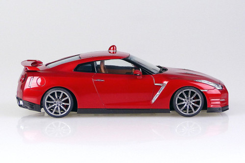 Aoshima 52167 Nissan R35 GT-R (Abunai Deka) DVD & Blu-ray Launch Package 1/24 Scale Kit