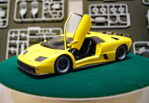 Aoshima 10501 LAMBORGHINI DIABLO GT 1/24 scale kit