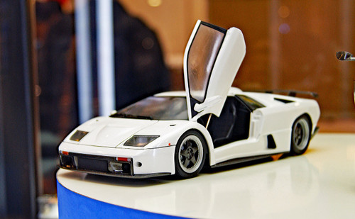 Aoshima 10501 LAMBORGHINI DIABLO GT 1/24 scale kit