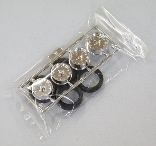 Fujimi TW05 Speedstar Mark I Wheel & Tire Set 13 inch 1/24 Scale Kit