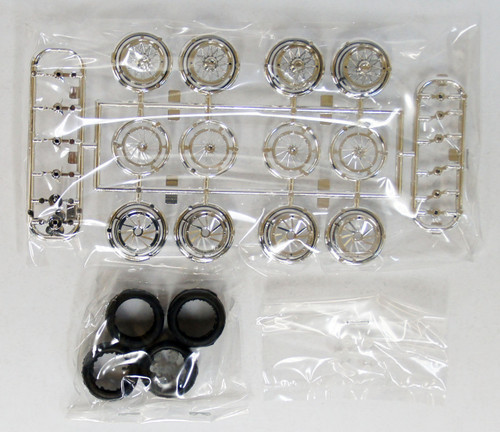 Fujimi TW19 Wire Mesh Silver Wide Wheel & Tire Set 15 inch 1/24 Scale Kit