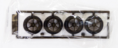 Fujimi TW21 BNR34 GT-R Wheel & Tire Set 18 inch 1/24 Scale Kit