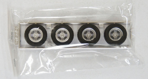 Fujimi TW34 Shadow Spoke Wheel & Tire Set 15 inch 1/24 Scale Kit