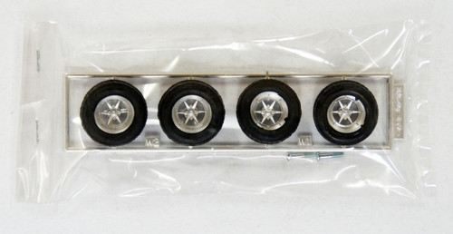 Fujimi TW40 Star Formula Wheel & Tire Set 14 inch 1/24 Scale Kit