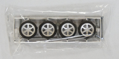 Fujimi TW54 Zeit Wheel & Tire Set 18 inch 1/24 Scale Kit