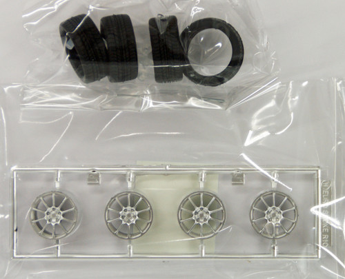 Fujimi TW61 Modulo Euro Spoke R10 Wheel & Tire Set 17 inch 1/24 Scale Kit