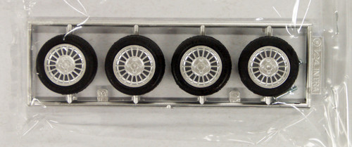 Fujimi TW62 AE86 LEVIN Wheel & Tire Set 17 inch 1/24 Scale Kit