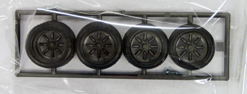 Fujimi TW63 RS Watanabe Wheel & Tire Set 15 inch 1/24 Scale Kit