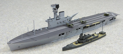 Aoshima Waterline 51023 British Aircraft Carrier HMS Hermes Richelie 1/700 scale kit