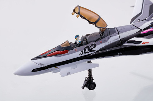 Bandai 129226 DX Chogokin Macross Delta VF-31F SIEGFRIED (Messer Ihlefeld Custom) Diecast Figure
