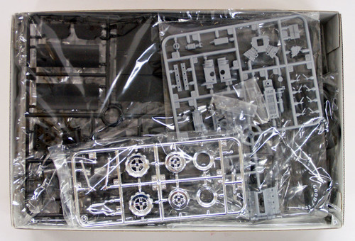 Ebbro 20012 Team Lotus Type 91 1982 1/20 scale plastic model kit