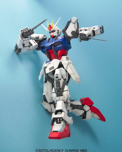 Bandai PG 314130 GUNDAM GAT-X105 STRIKE GUNDAM 1/60 scale kit