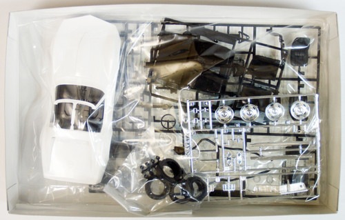 Arii Owners Club 1/24 19 1968 Corvette Stingray 1/24 Scale Kit