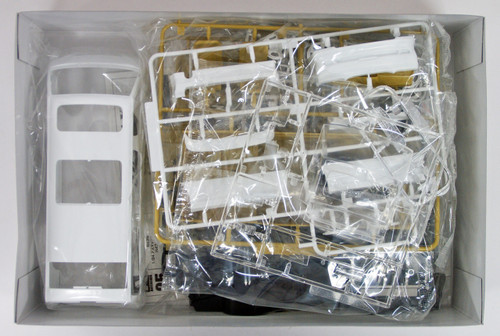 Aoshima 53553 AZ-Max KZH100 Hiace Wagon '99 (Toyota) 1/24 scale kit