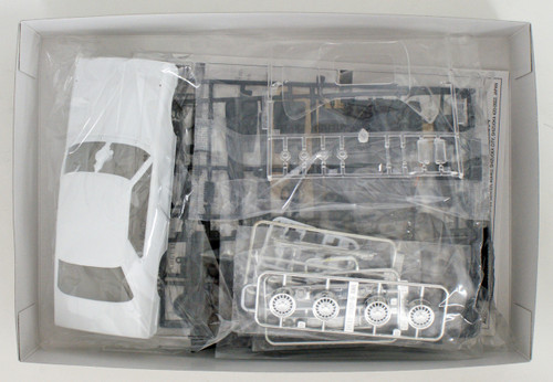 Aoshima 53522 The Model Car 52 NISSAN KHGC210 Skyline HT2000GT-ES '77 1/24 Scale Kit