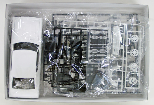 Aoshima 53492 The Model Car 48 NISSAN KPGC110 SKYLINE2000GT-R Racing #73 1/24 scale kit